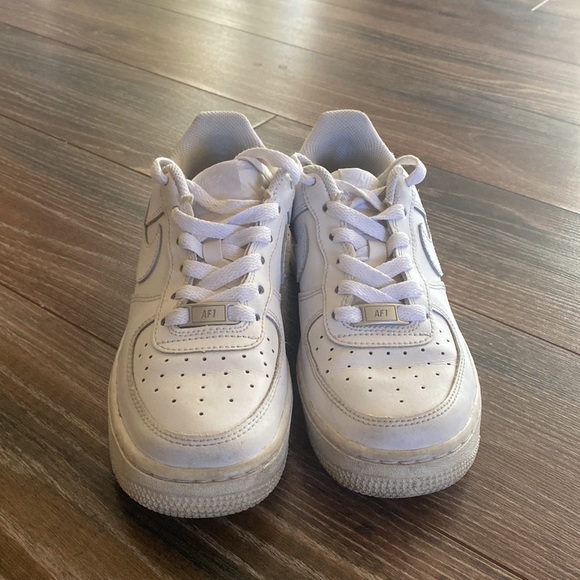 AF1 - Picture 2 of 5
